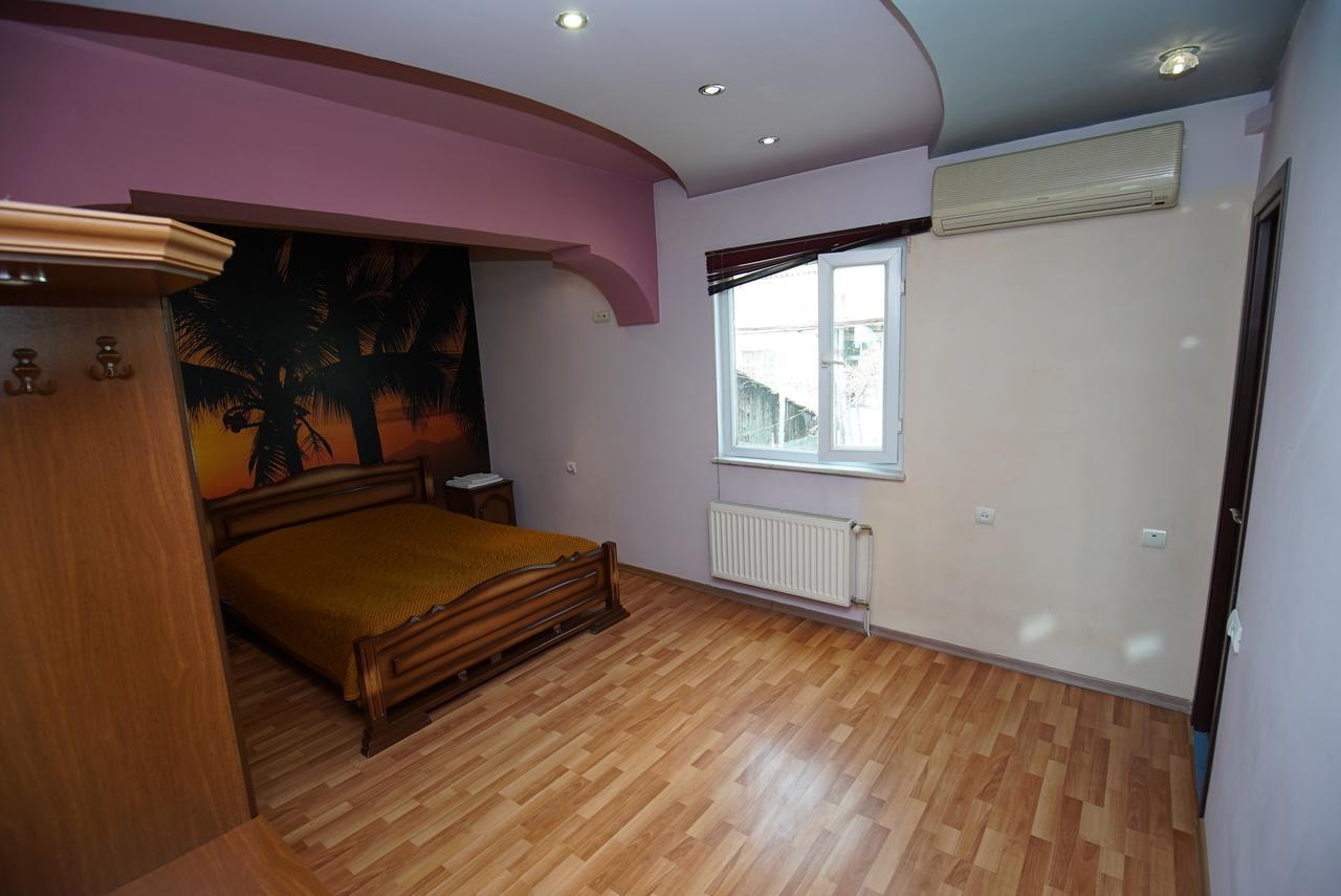 Nice House In The Heart Of The City Erevan Exterior foto